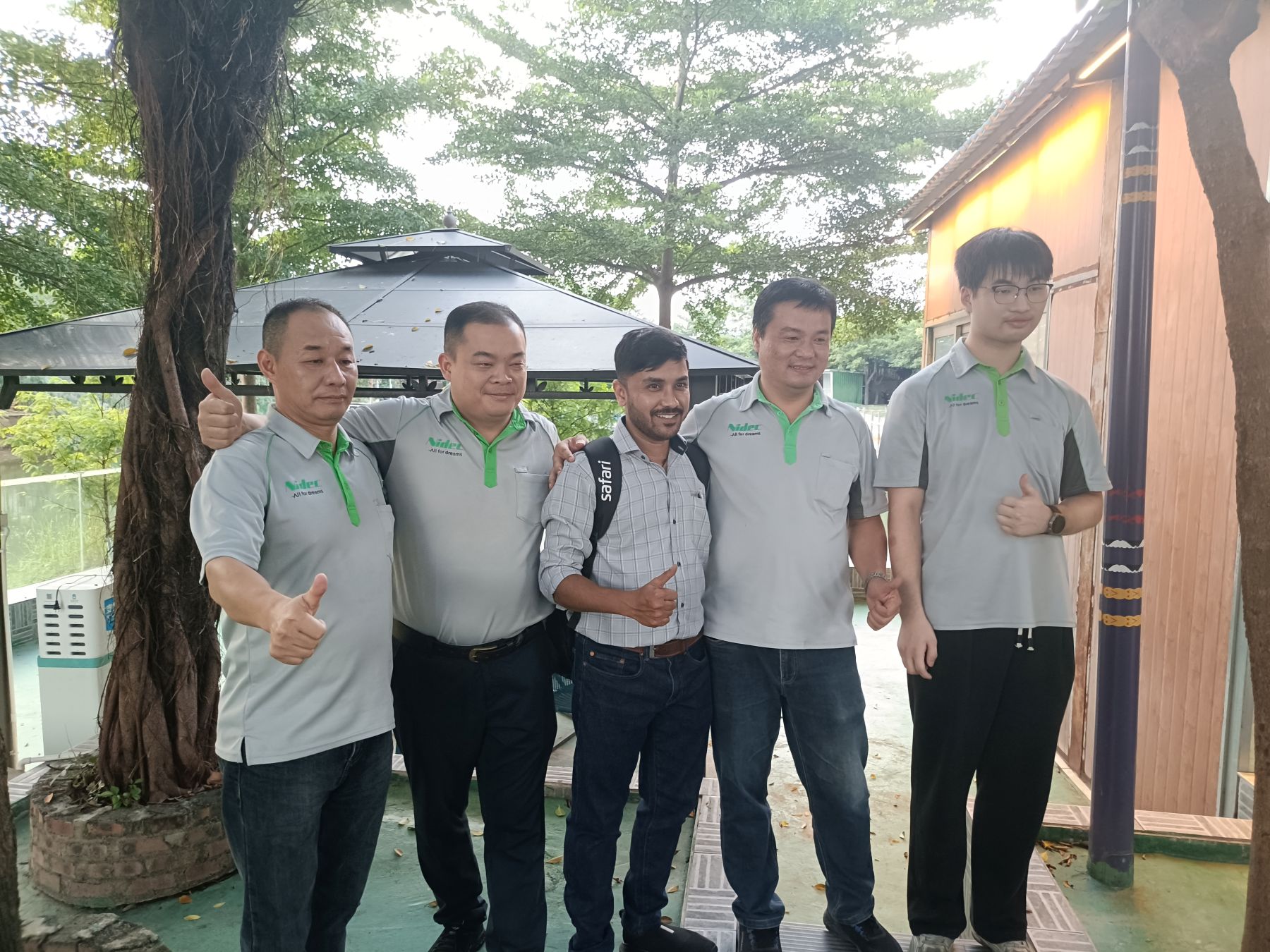 Nidec ဓာတ်လှေကားဆွဲစက် တရုတ်နှင့် အိန္ဒိယကြား အရည်အသွေး လုပ်ဆောင်ချက်